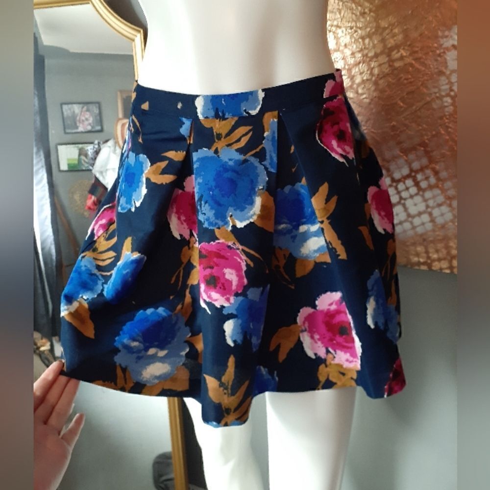 Forever 21 Dark Floral Pleated Mini Skirt